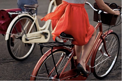 ragazza-donna-bicicletta