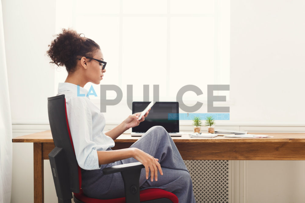 telefono ufficio lavoro sms smartphone