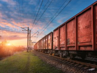 cargo treno merci logistica ferrovia binari